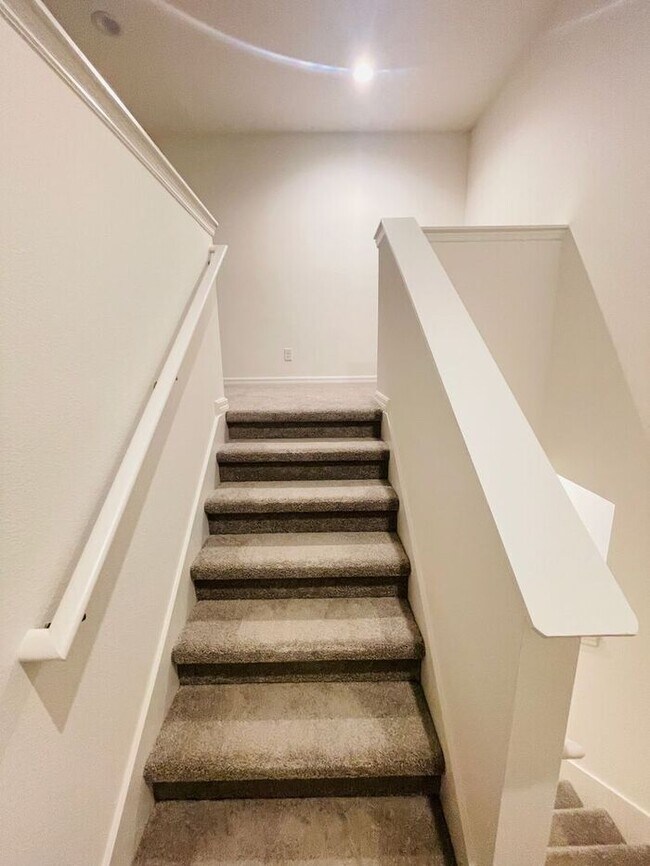 Building Photo - Coming Soon!!!-Blue Springs Reserve-180 Glass Onion Dr Groveland, FL 34737