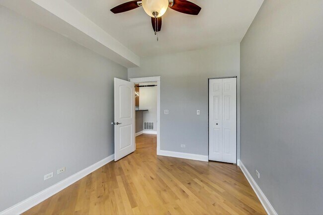 Building Photo - 1910 N Washtenaw Ave