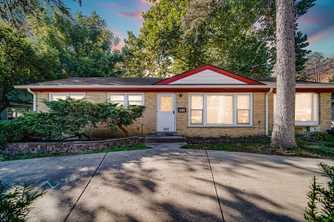 Primary Photo - 1417 E Euclid Ave