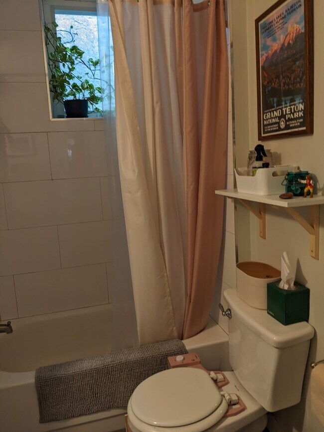 Building Photo - 721 S 4th St