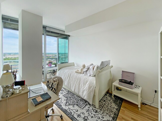 Building Photo - 9655 Woods Dr