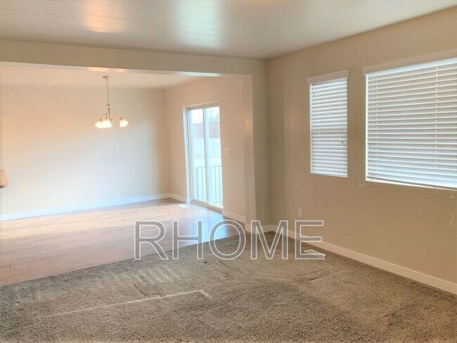 Building Photo - 2581 Cottonwood Dr