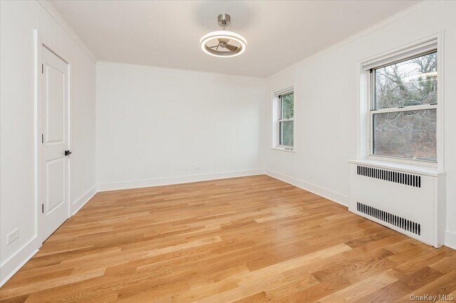 Building Photo - 13 Sunnybrook Rd