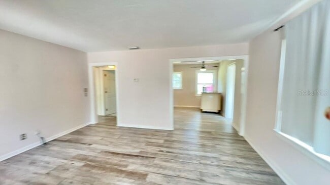 Building Photo - 332 Buena Vista Dr S