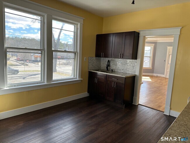 Building Photo - 20 Taylor St