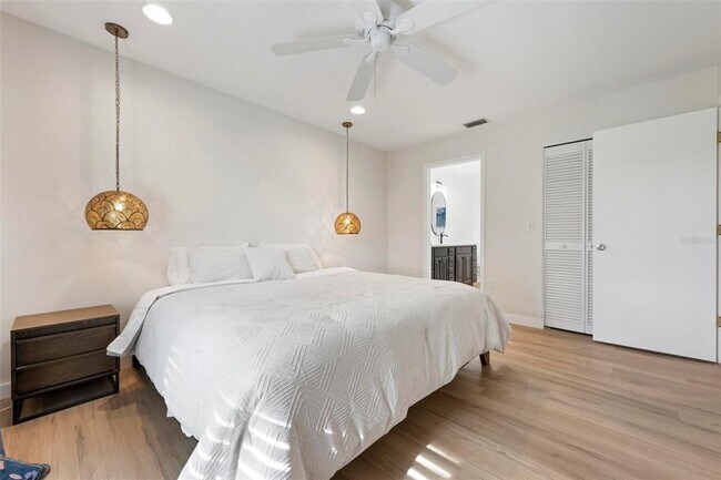 Building Photo - 5797 Avista Dr