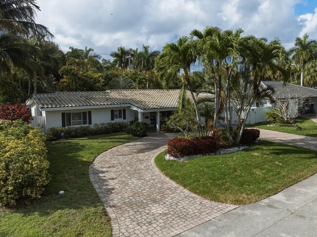 Building Photo - 3036 NE 19th St