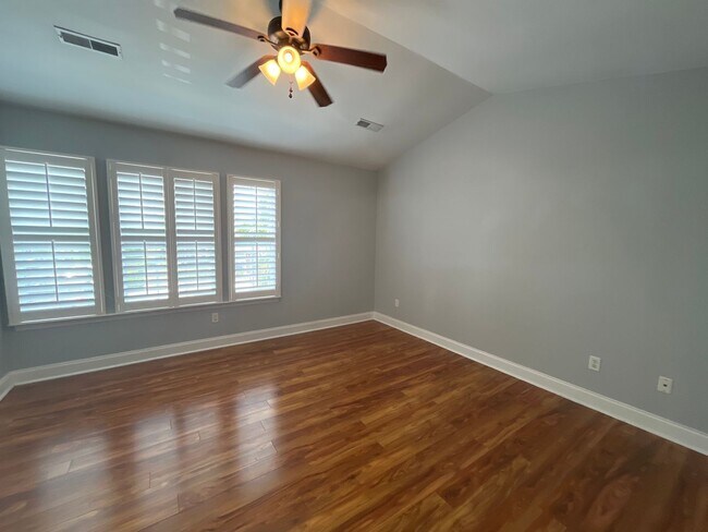 Building Photo - Pristine 2Br 2.5Ba in Persimmon Hill