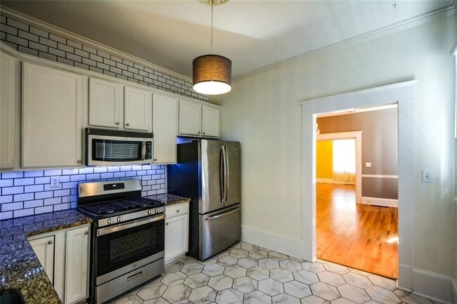 Building Photo - 404 Ormond St SE
