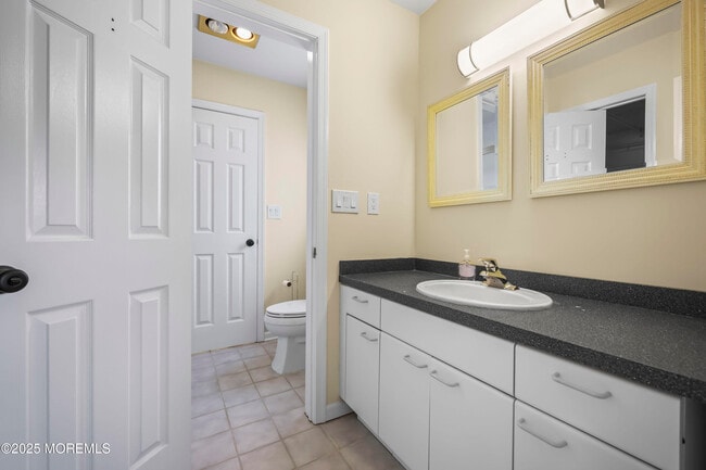 Building Photo - 202 2nd Ave