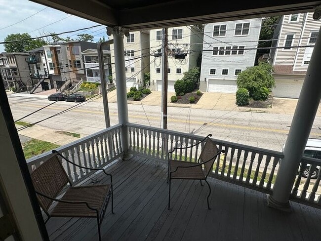 Building Photo - Perfect location - beautifully updated 2 bed!