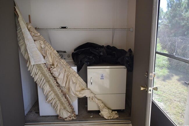 Building Photo - 510 Fairwood Lakes Dr