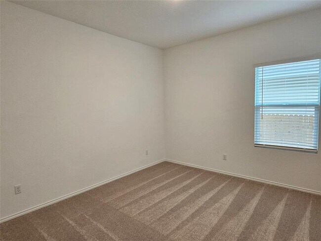 Building Photo - 128 Dollars Dr
