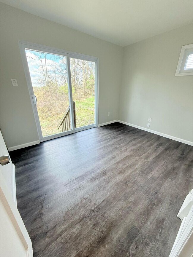 Building Photo - Great 4BR, 1 1/2BA Single Family Home in Penn Hills