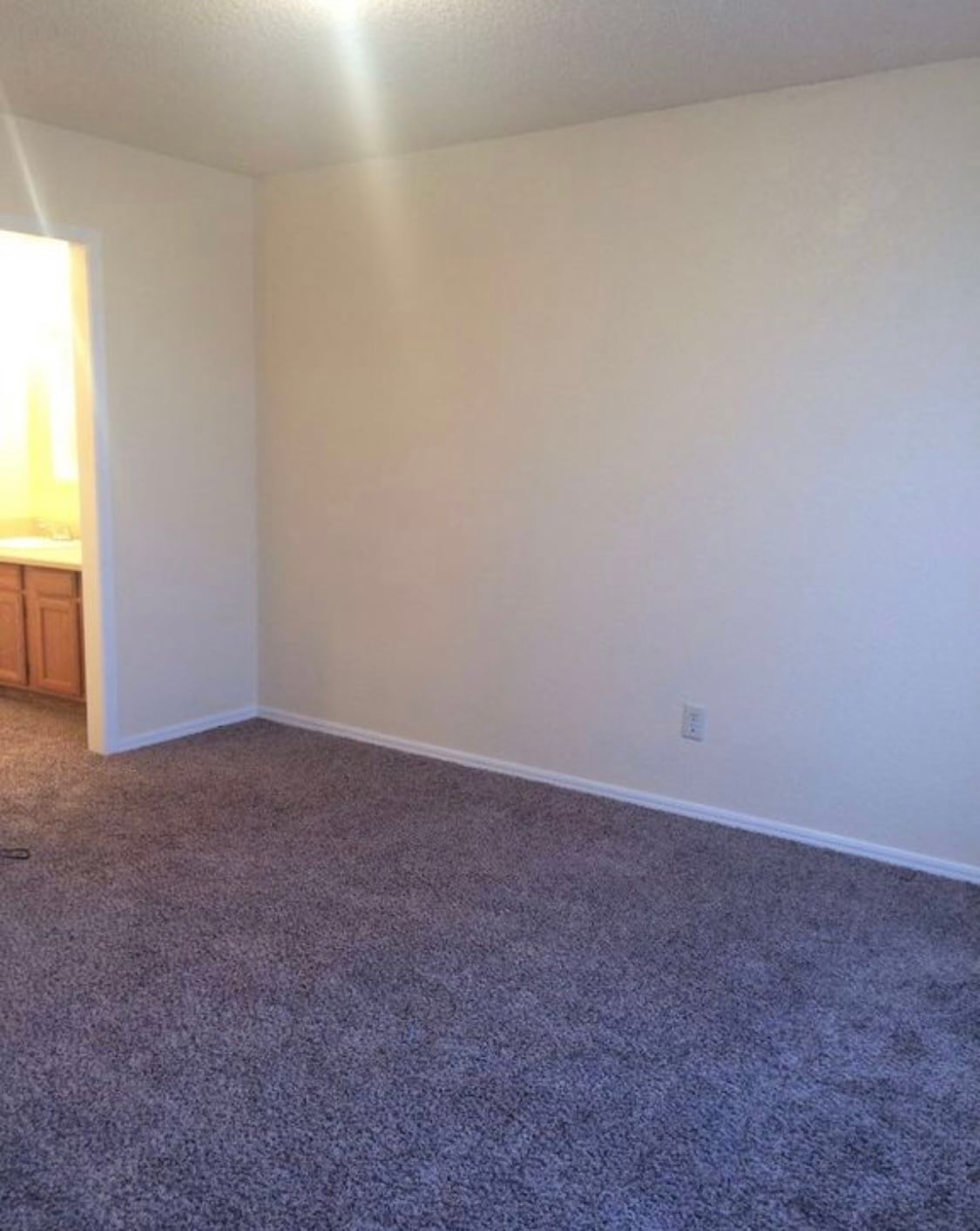 Building Photo - 9810 Walnut Ln