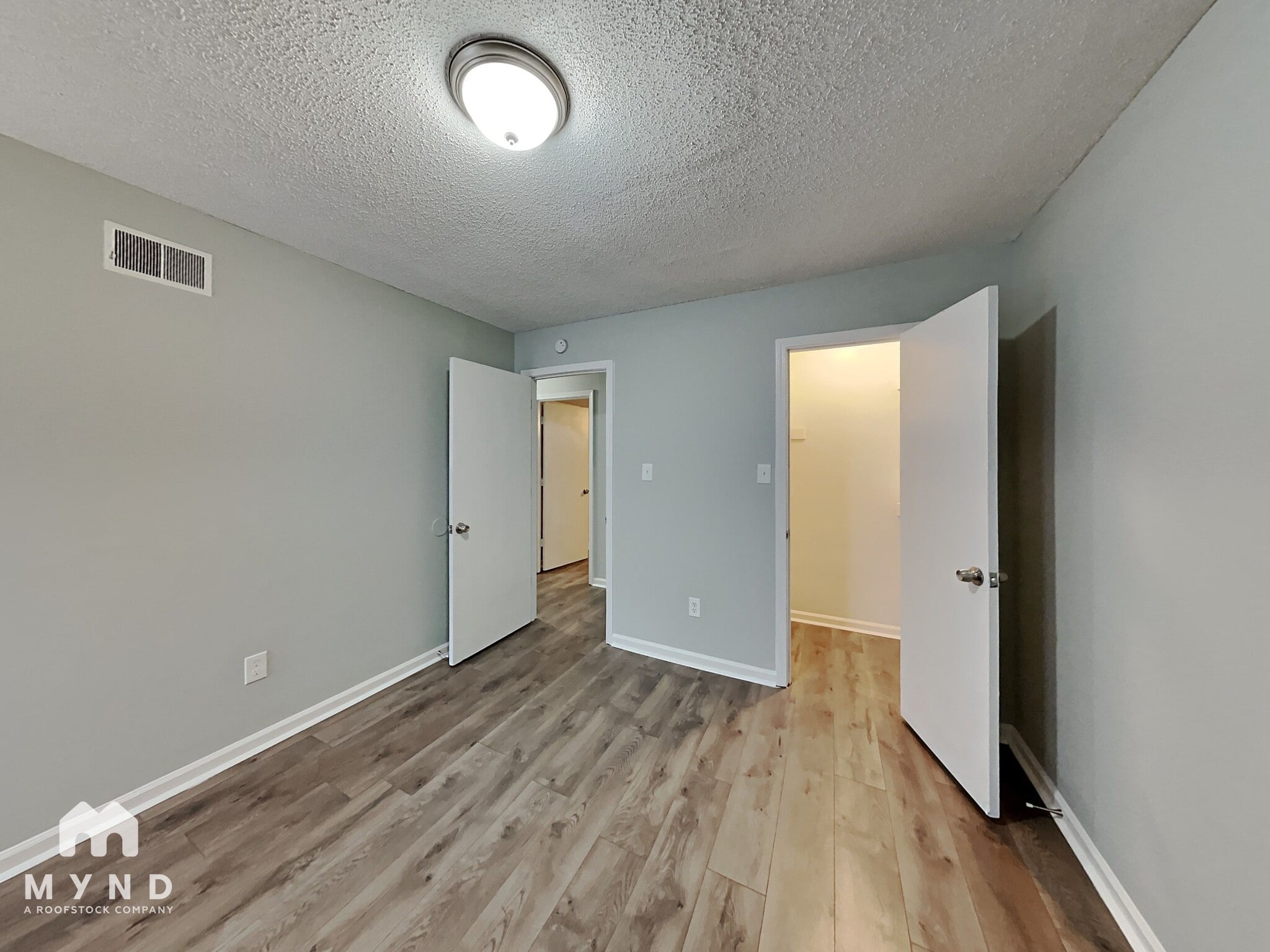 Building Photo - 6919 Glenwick Dr