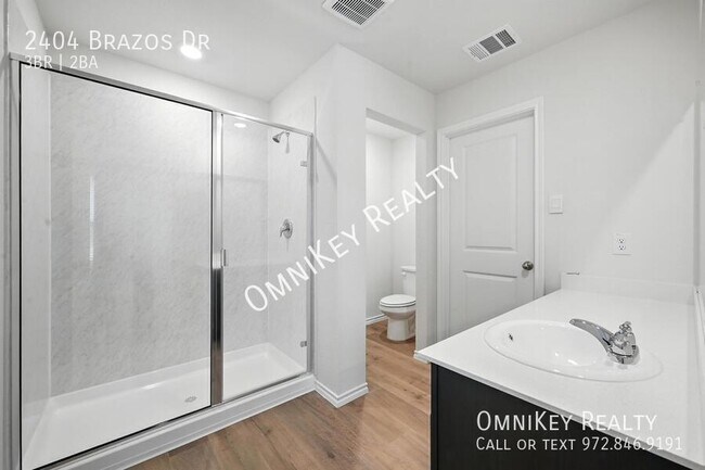 Building Photo - 2404 Brazos Dr