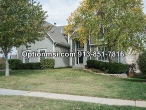 Building Photo - Close to Olathe East Highschool!