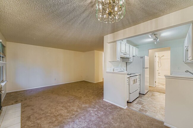 Building Photo - Top-Floor 1Bed/1Bath Apartment in Federal ...