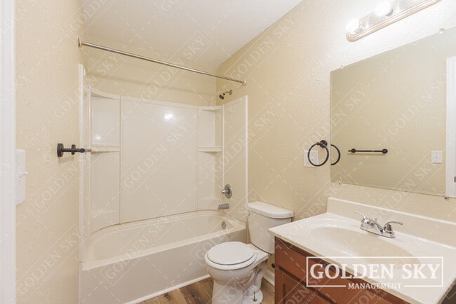 Building Photo - 1611 S Gharkey St