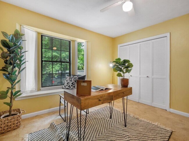Building Photo - 424 Victory Garden Dr