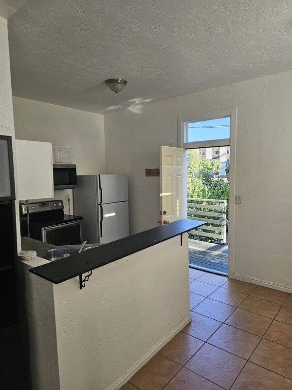 Building Photo - 161 W 900 S