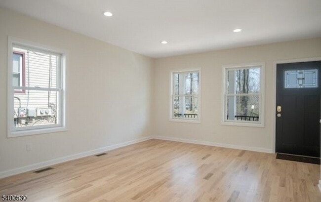 Building Photo - 16 Olyphant Pl