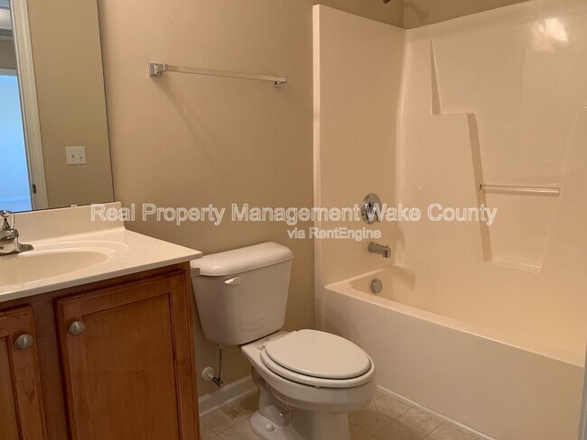 Building Photo - 112 Cobblebrook Ct