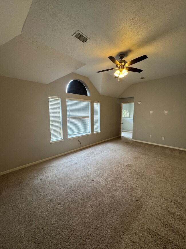 Building Photo - 24315 Tucker House Ln