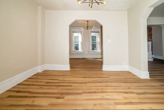 Building Photo - 402 Woodland Ave