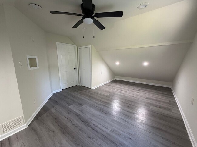 Building Photo - 13091 Lakeridge Dr