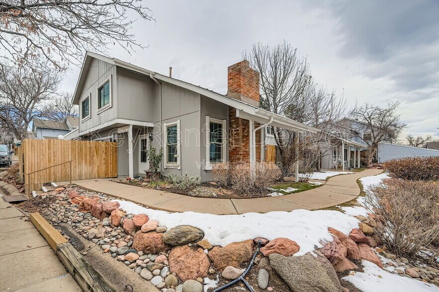 Building Photo - 7053 S Knolls Way