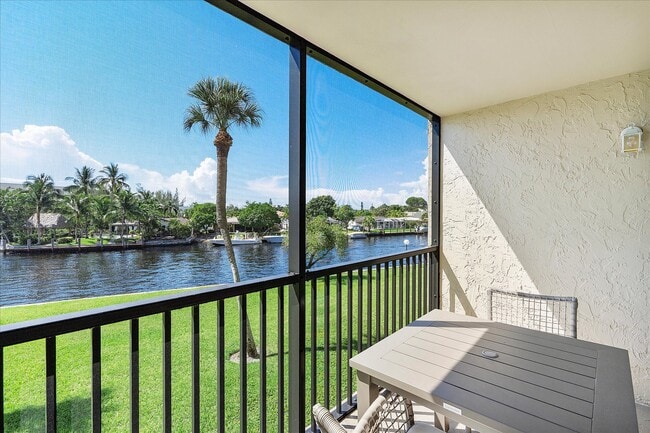 Building Photo - 13 Royal Palm Way
