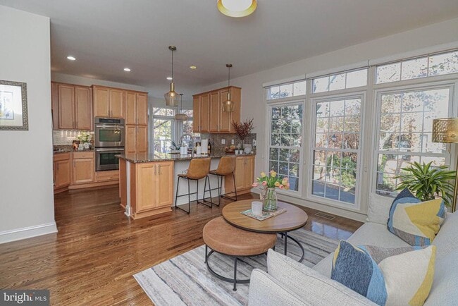 Building Photo - 1596 N Colonial Terrace