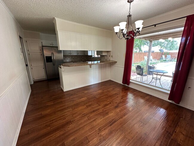 Building Photo - Southern Homes, 3 Bed, 2 Bath WITH Pool!