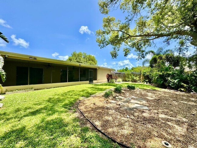 Building Photo - 8134 Winthrop Dr