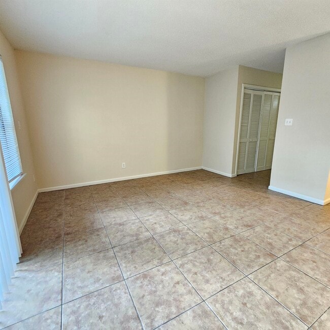 Building Photo - 3701 Donovan Dr