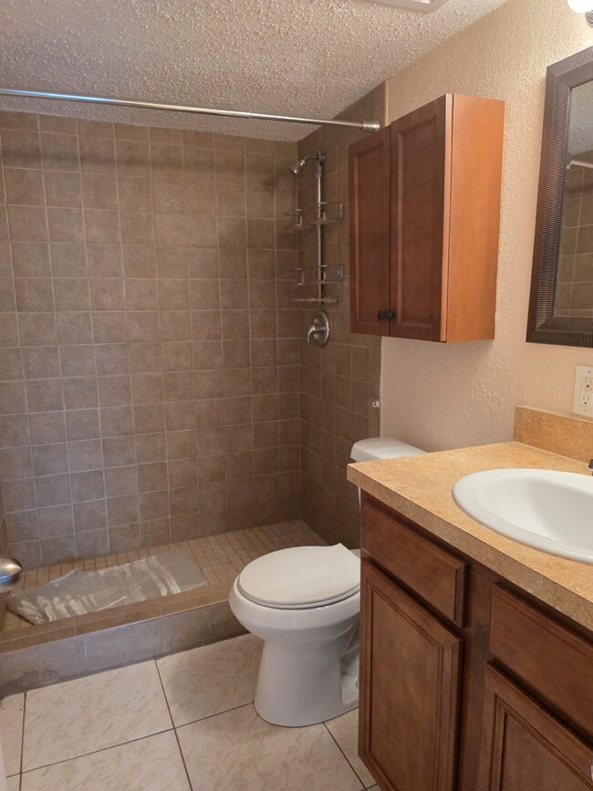 Building Photo - Condo For rent in Palms of Tarpon Springs