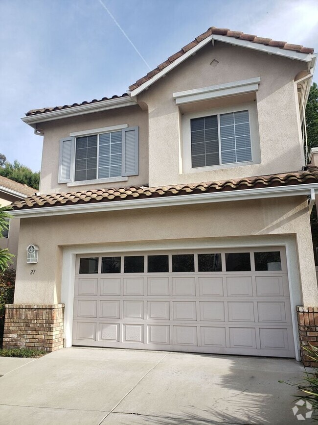 Building Photo - ***COMING SOON***SPACIOUS 4 BEDROOM | 3 BA...
