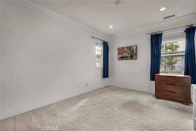 Building Photo - 8001 S Ocean Bluff Dr