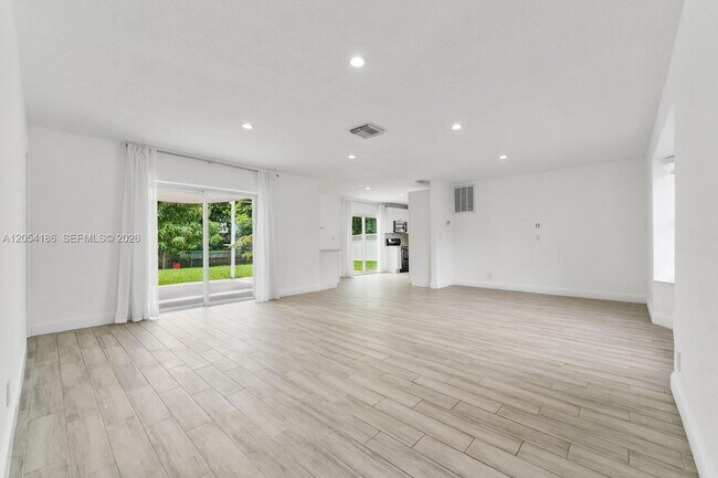 Building Photo - 3192 NW 40th Ct