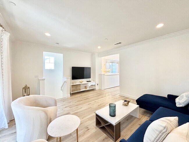 Building Photo - 4 Bedroom + 3.5 Bathroom Townhome | The Westerlies | Unfurnished