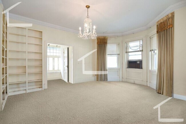 Building Photo - 923 Beacon, #3,