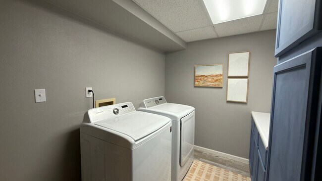 Building Photo - 1618 Faraday Cir