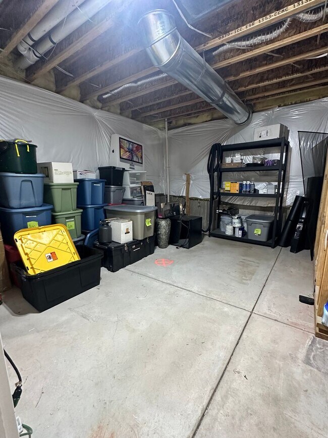 Building Photo - Spacious 5-Bedroom Smart Home Near Peterso...