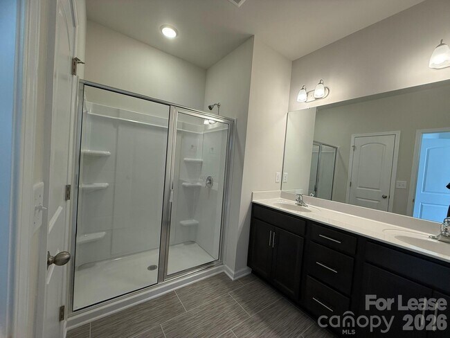 Building Photo - 1111 Bartholdi Dr