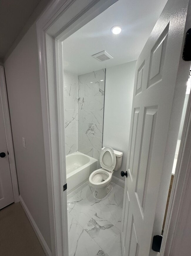 Building Photo - Beautiful Newly Renovated 4 Bedroom Home Now Available in Belmont!!!