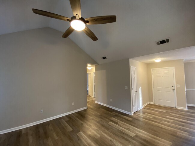 Building Photo - 1603 Hendry Ave