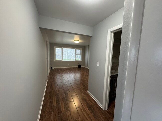 Building Photo - 5484 W Higgins Ave