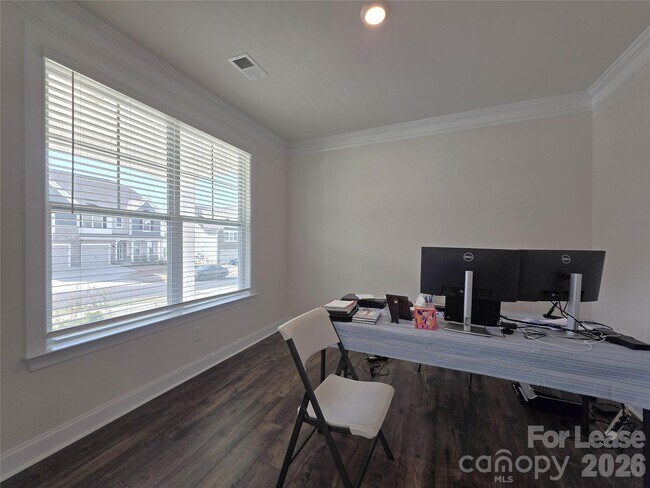 Building Photo - 2216 Skybrook Oaks Dr